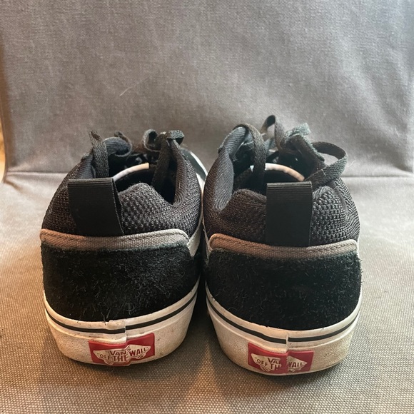 Vans Old Skool Classic in Black and Grey - Picture 4 of 4